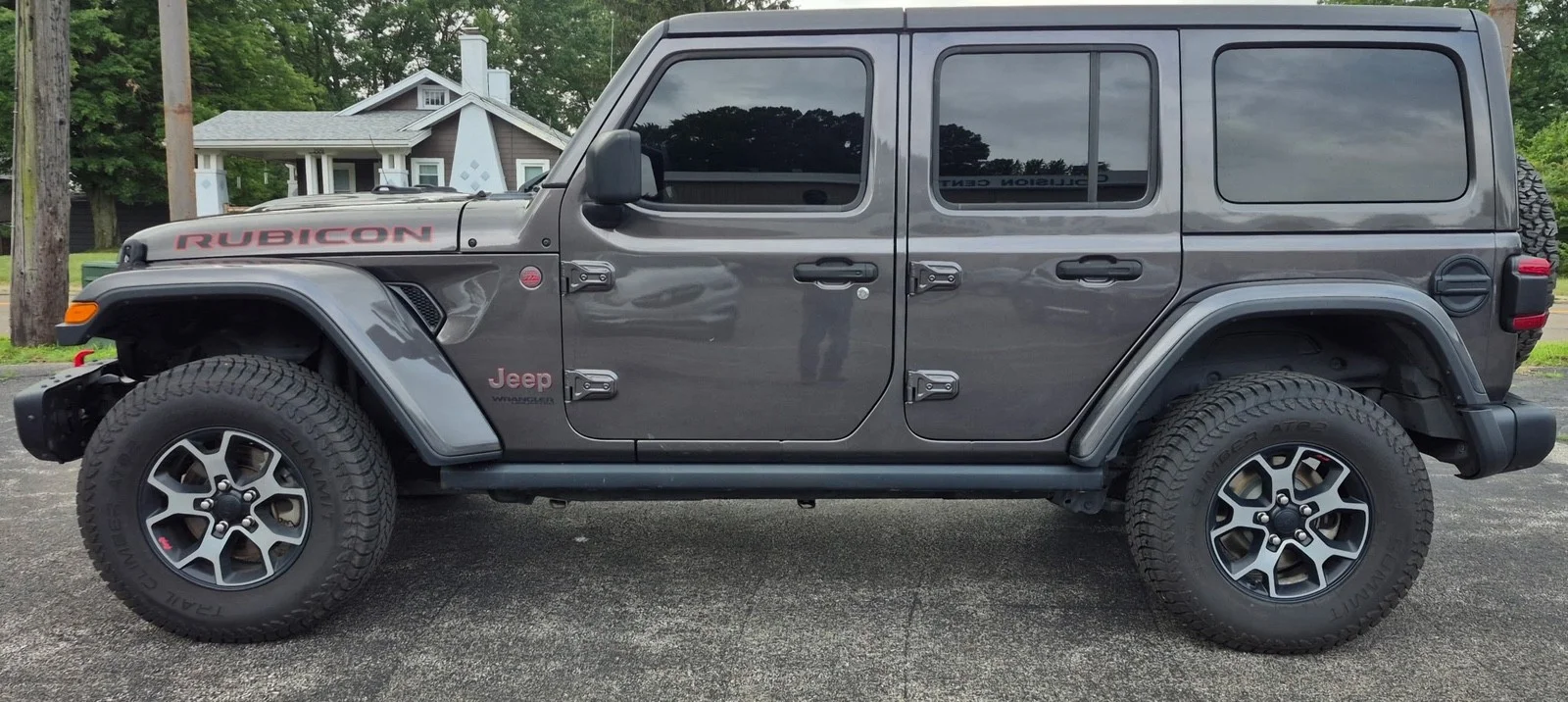 Used 2018  Jeep Rubicon image 10