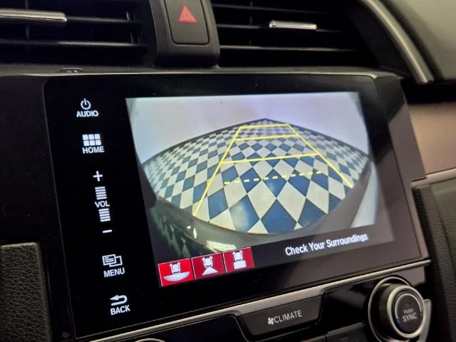 Used 2017  Honda Touring image 21