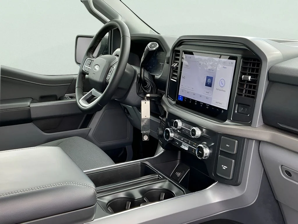 Used 2025 Gray Ford XLT image 13