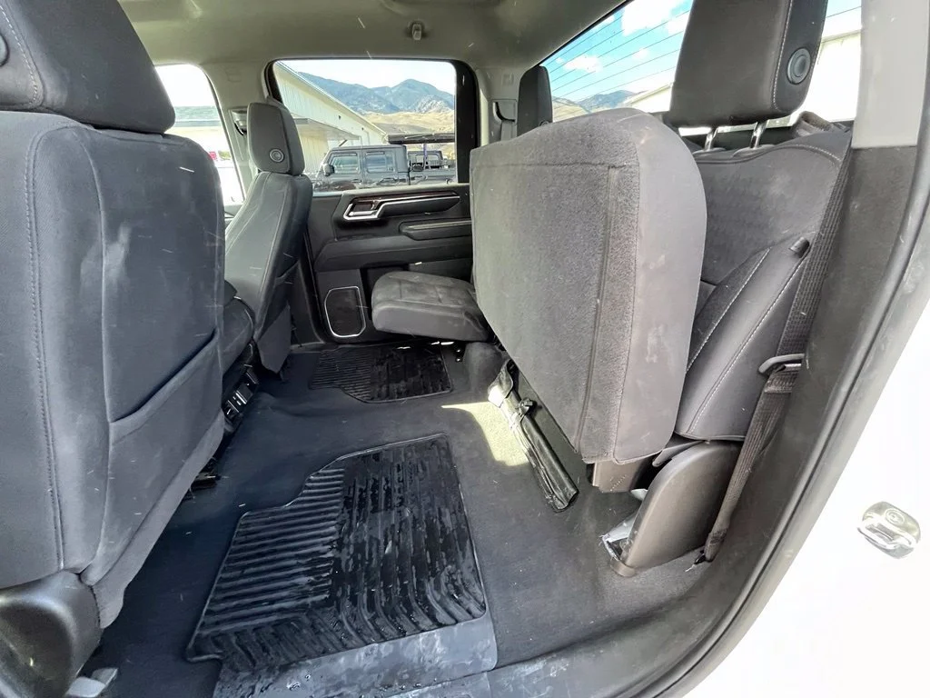 Used 2025 Summit White Chevrolet LT image 16
