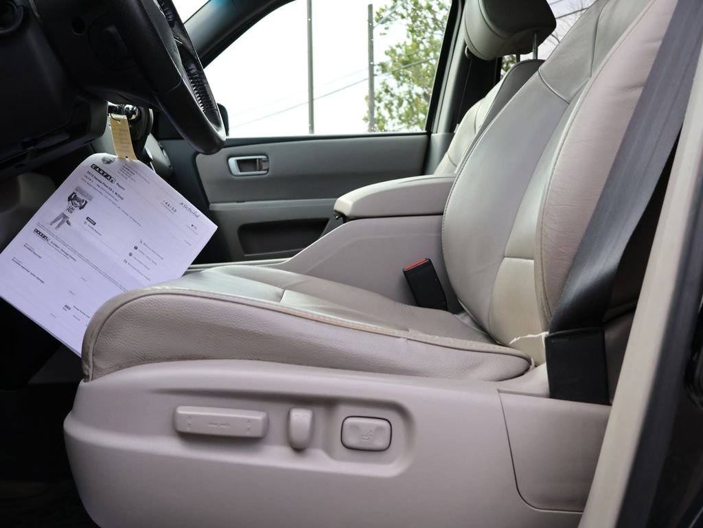 Used 2015 Black Honda EX-L image 33