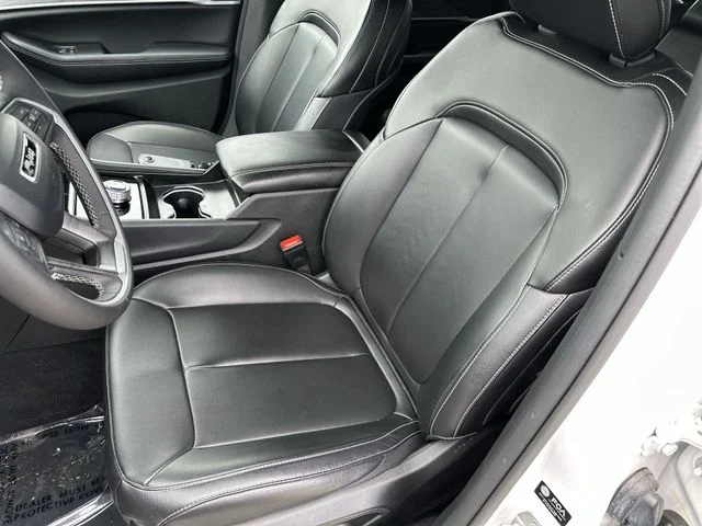 Used 2024 White Jeep Limited image 15