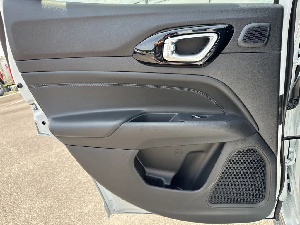 2025 Jeep Compass Limited - Photo 18