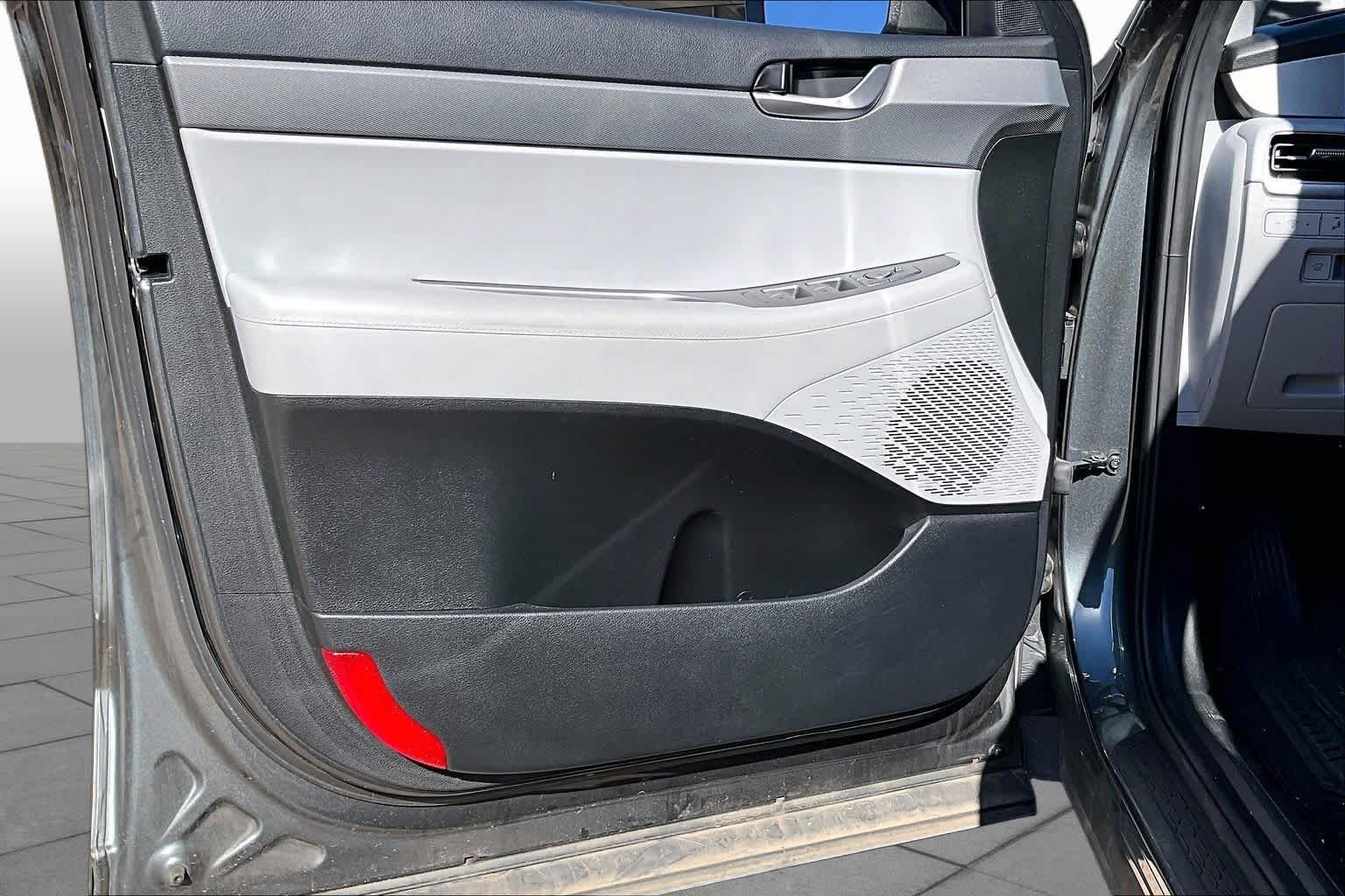 Used 2021 Rainforest Hyundai SEL image 25