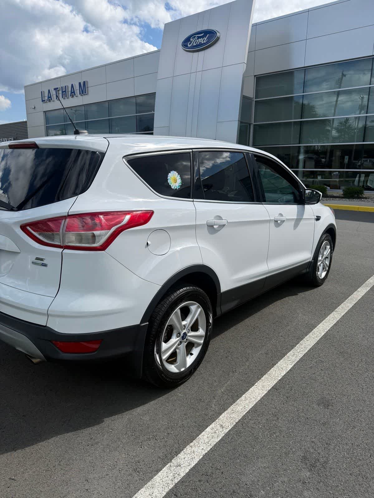 Used 2016 Oxford White Ford SE image 4