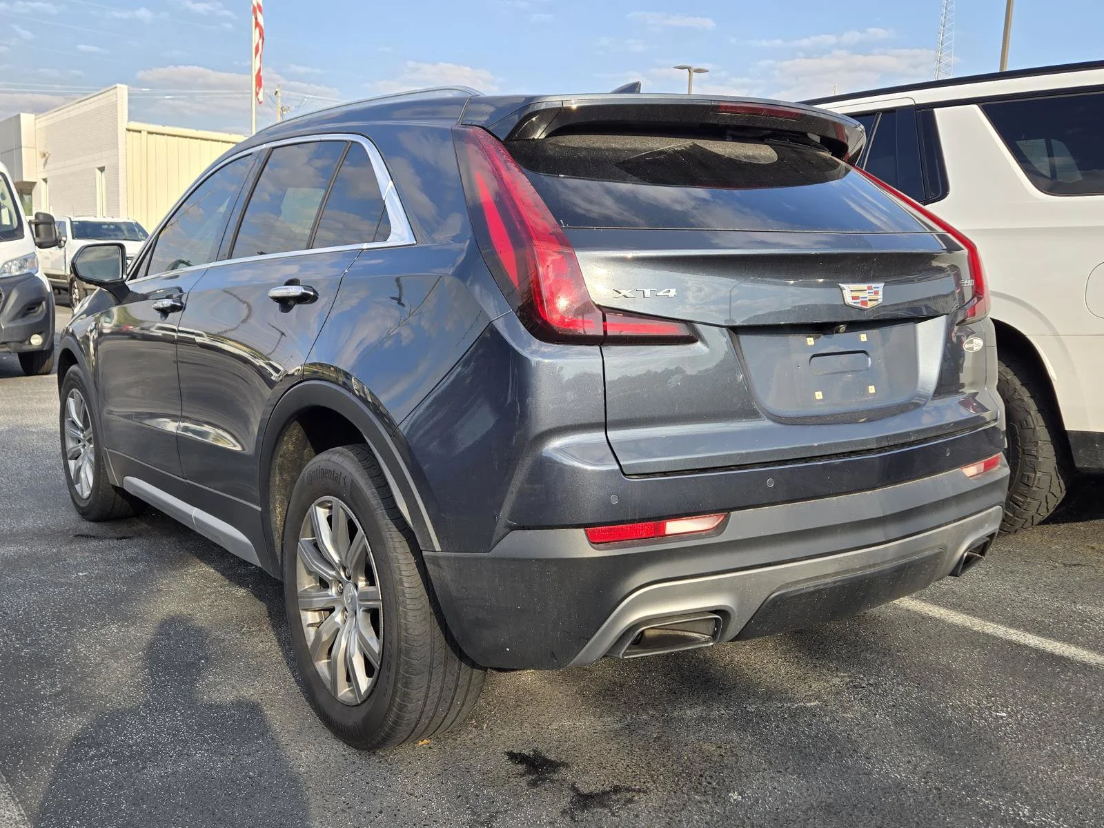 Used 2020 Shadow Metallic Cadillac Premium Luxury image 5
