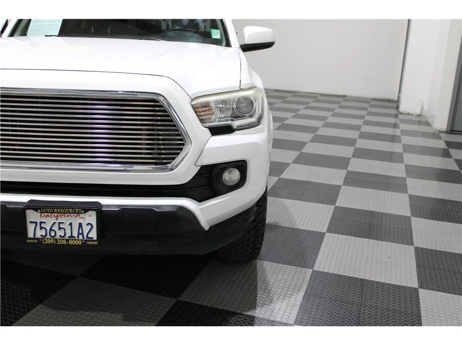 Used 2016 White Toyota SR5 Pickup 4D 5 ft image 8