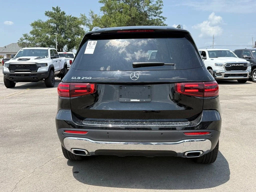 Used 2024 Black Mercedes-Benz GLB 250 image 6