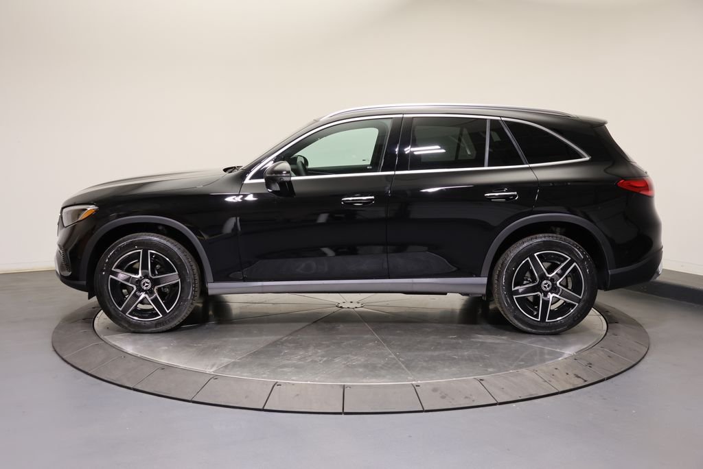 New 2026 Black Mercedes-Benz GLC 300 image 4