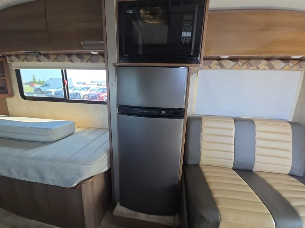 Used 2016 Silver Ram Winnebago image 21