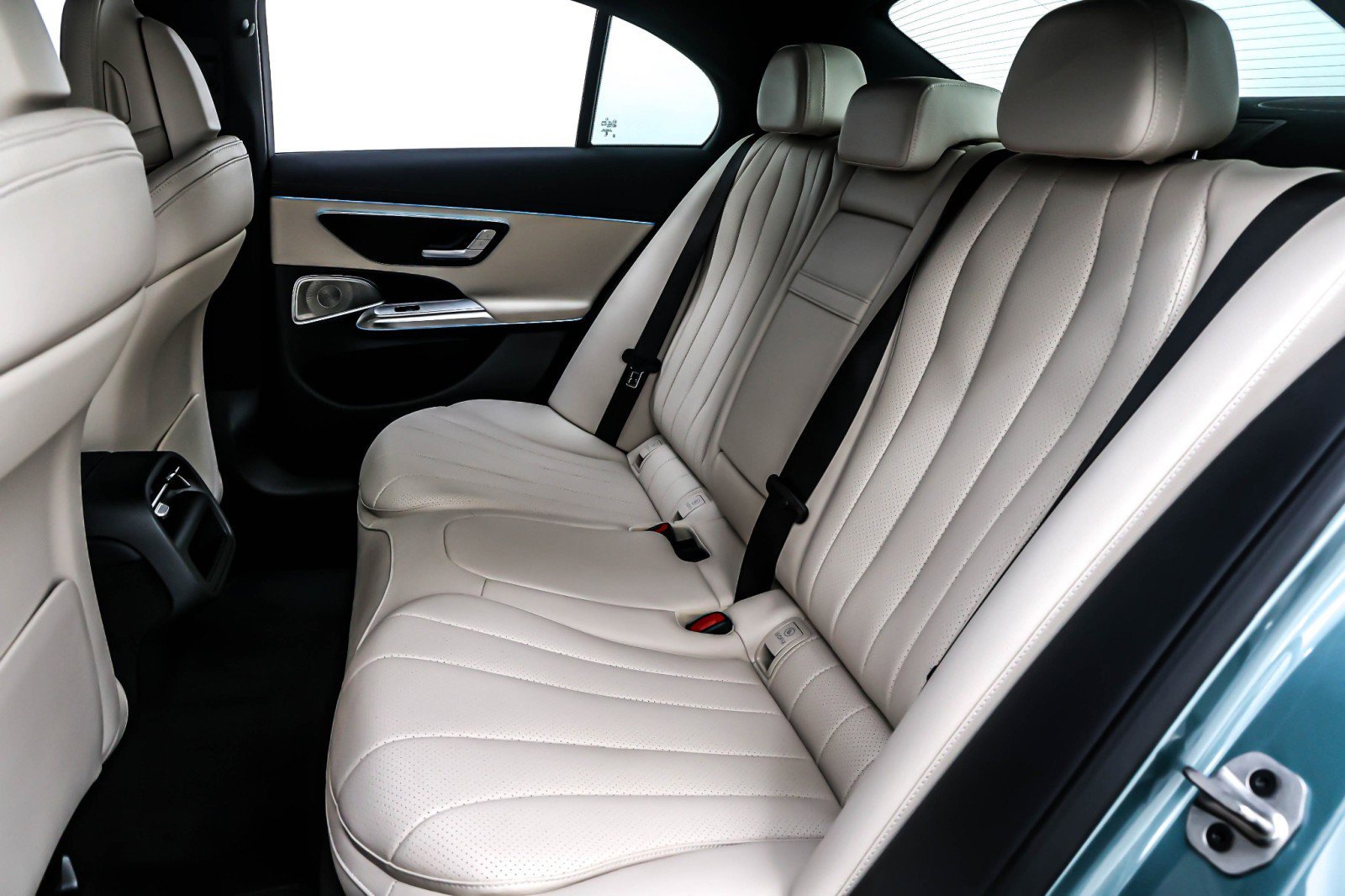 New 2026 Verde Silver Metallic Mercedes-Benz E 350 RWD Sedan image 27