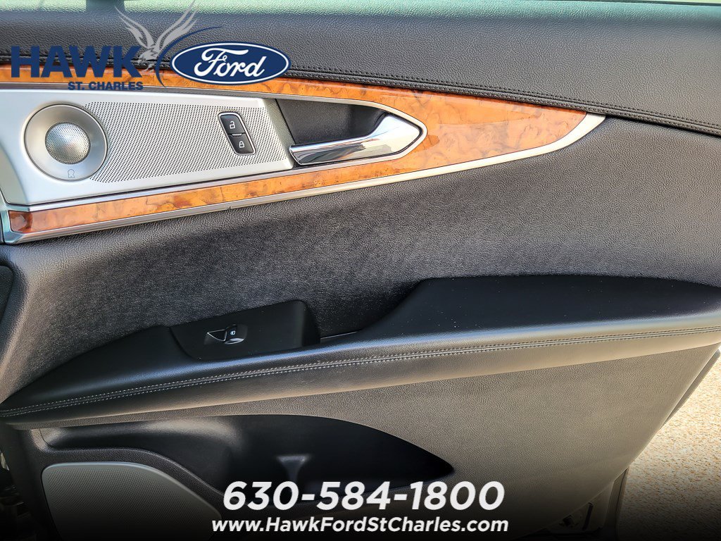 Used 2020 Infinite Black Lincoln Reserve image 23