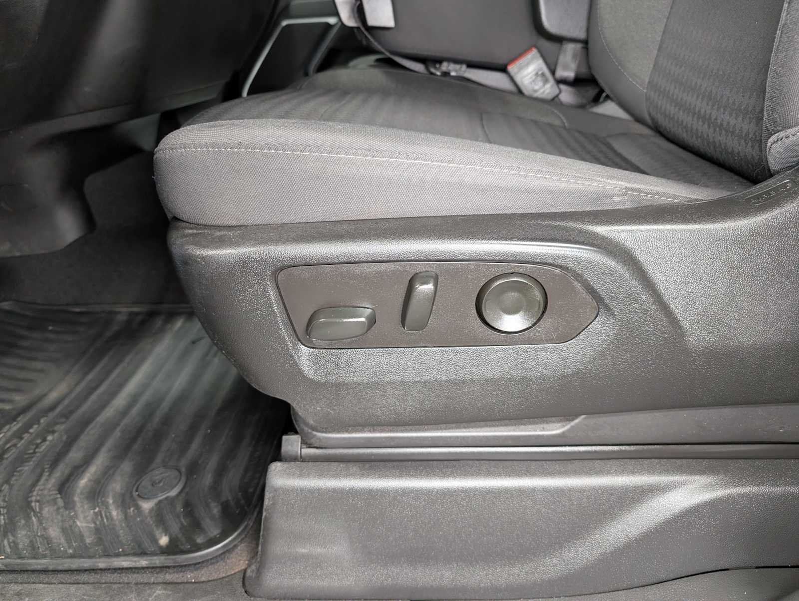 Used 2022 Black Chevrolet LT image 35
