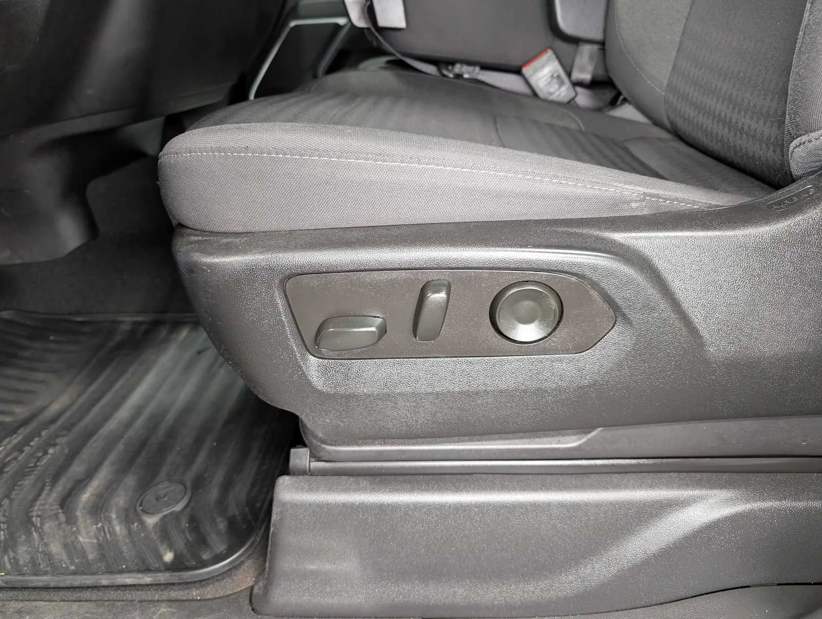 Used 2022 Black Chevrolet LT image 35
