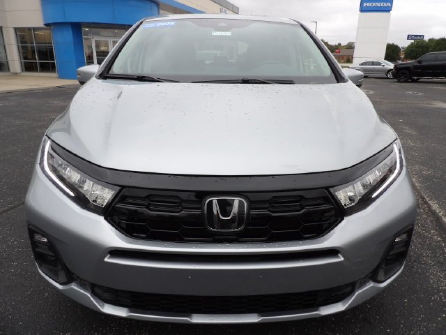 Certified Used 2025 Solar Silver Metallic Honda Touring image 2