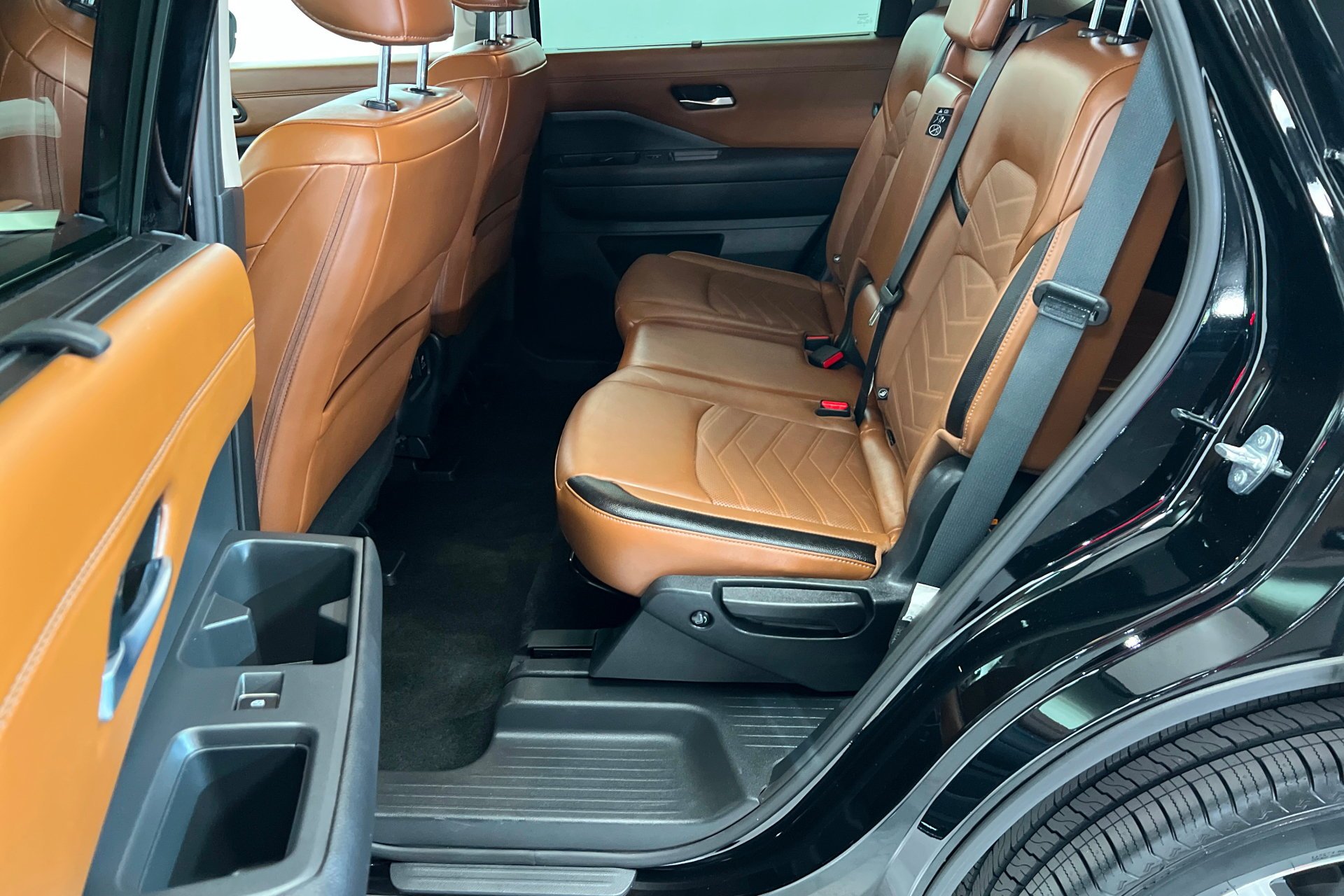 2025 Nissan Pathfinder Platinum - Photo 22