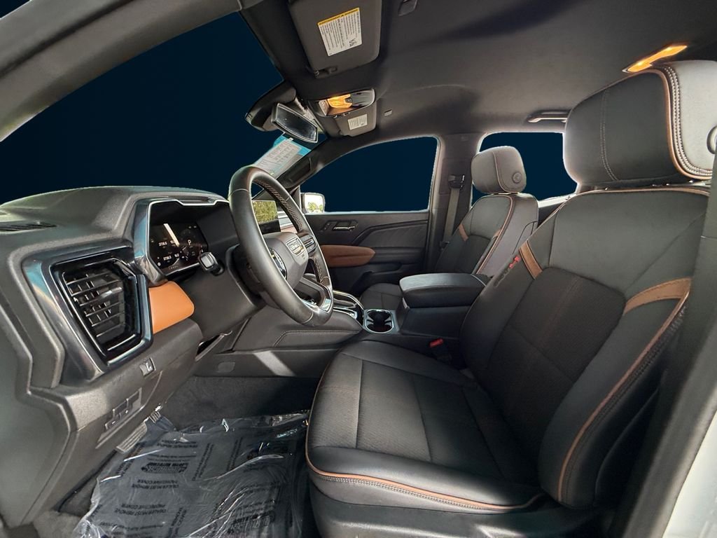 Used 2025 White GMC AT4 image 10
