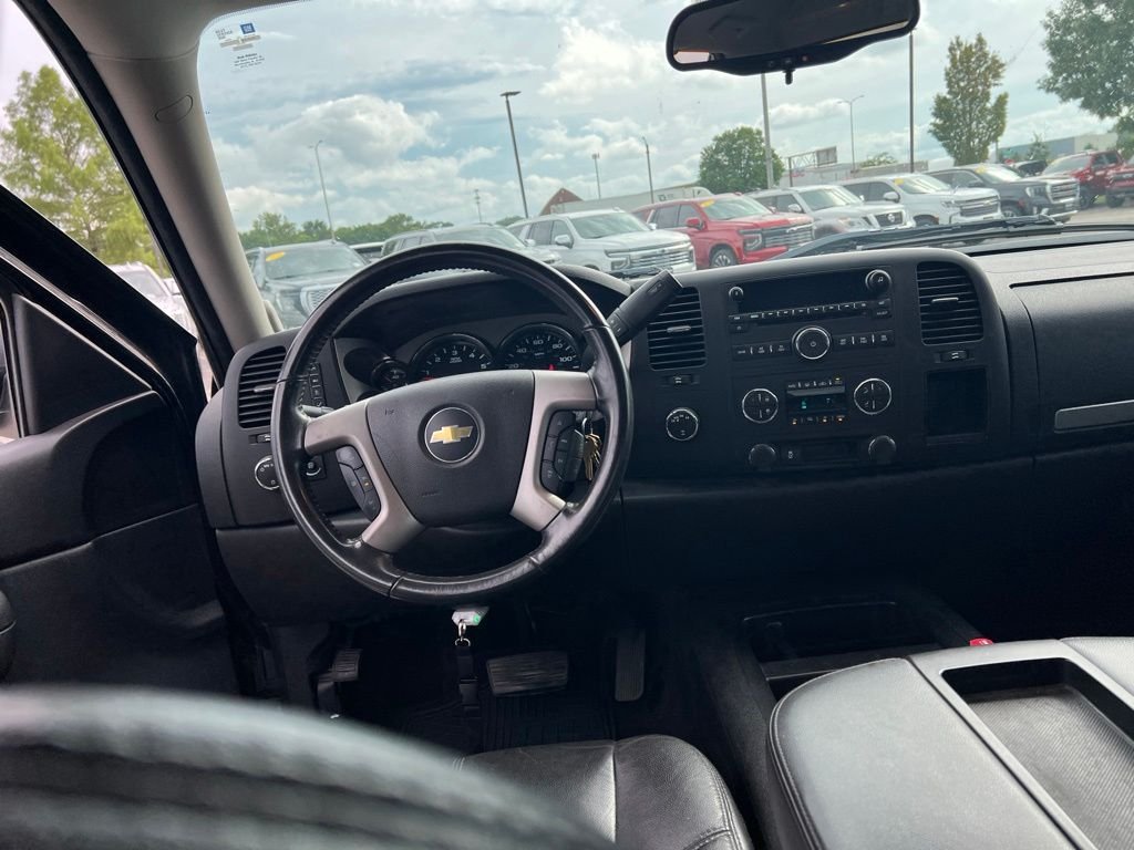 Used 2012 Black Chevrolet LT image 9