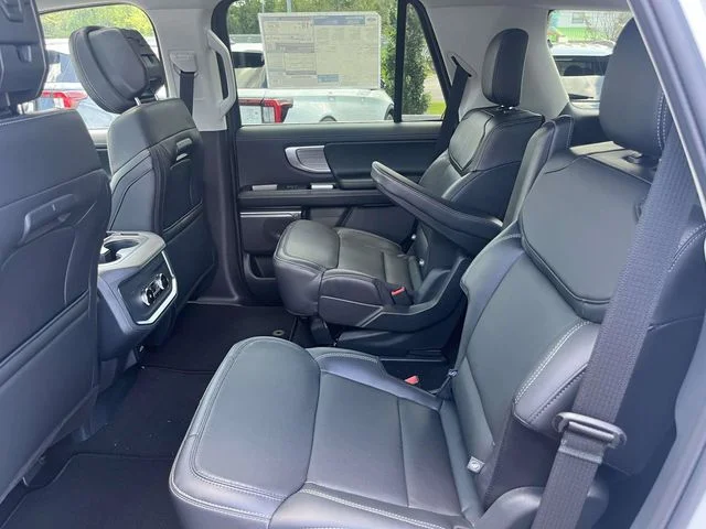 New 2026 Space Silver Metallic Ford Platinum image 9