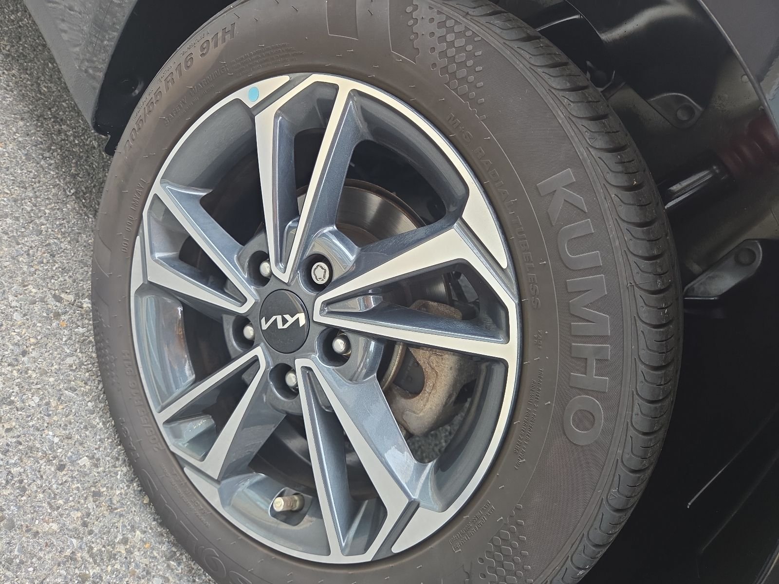 Used 2024 Black Kia LXS image 25