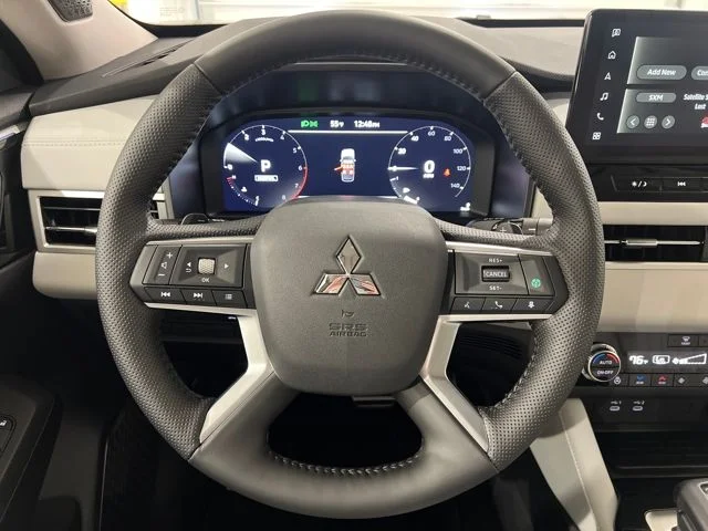 2025 Mitsubishi Outlander SEL Platinum Edition - Photo 13