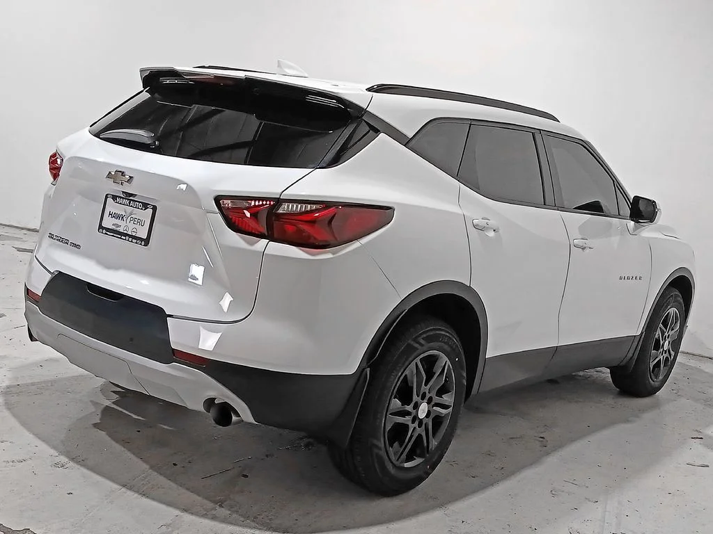 Used 2021 White Chevrolet LT image 6