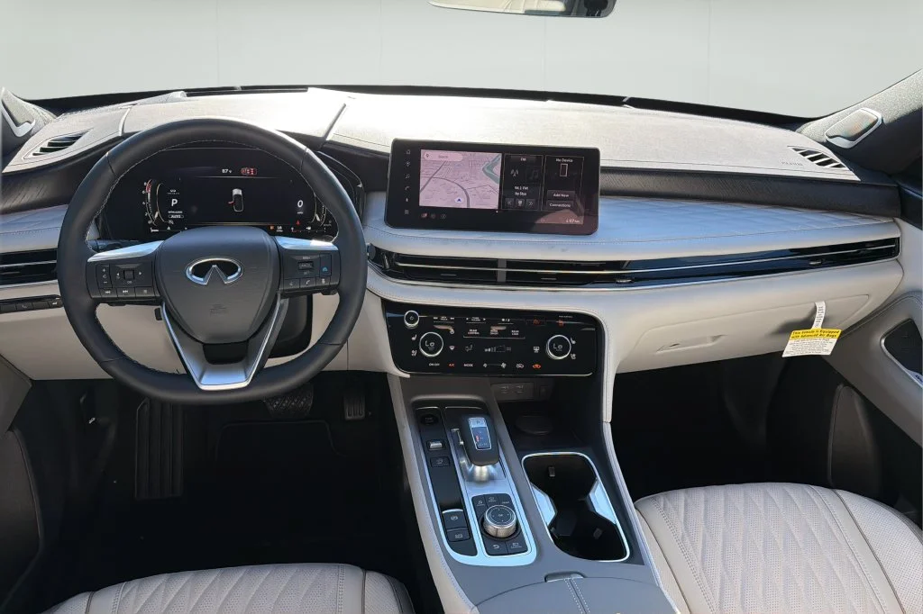 New 2027 2T RAD WHT INFINITI Autograph AWD image 19