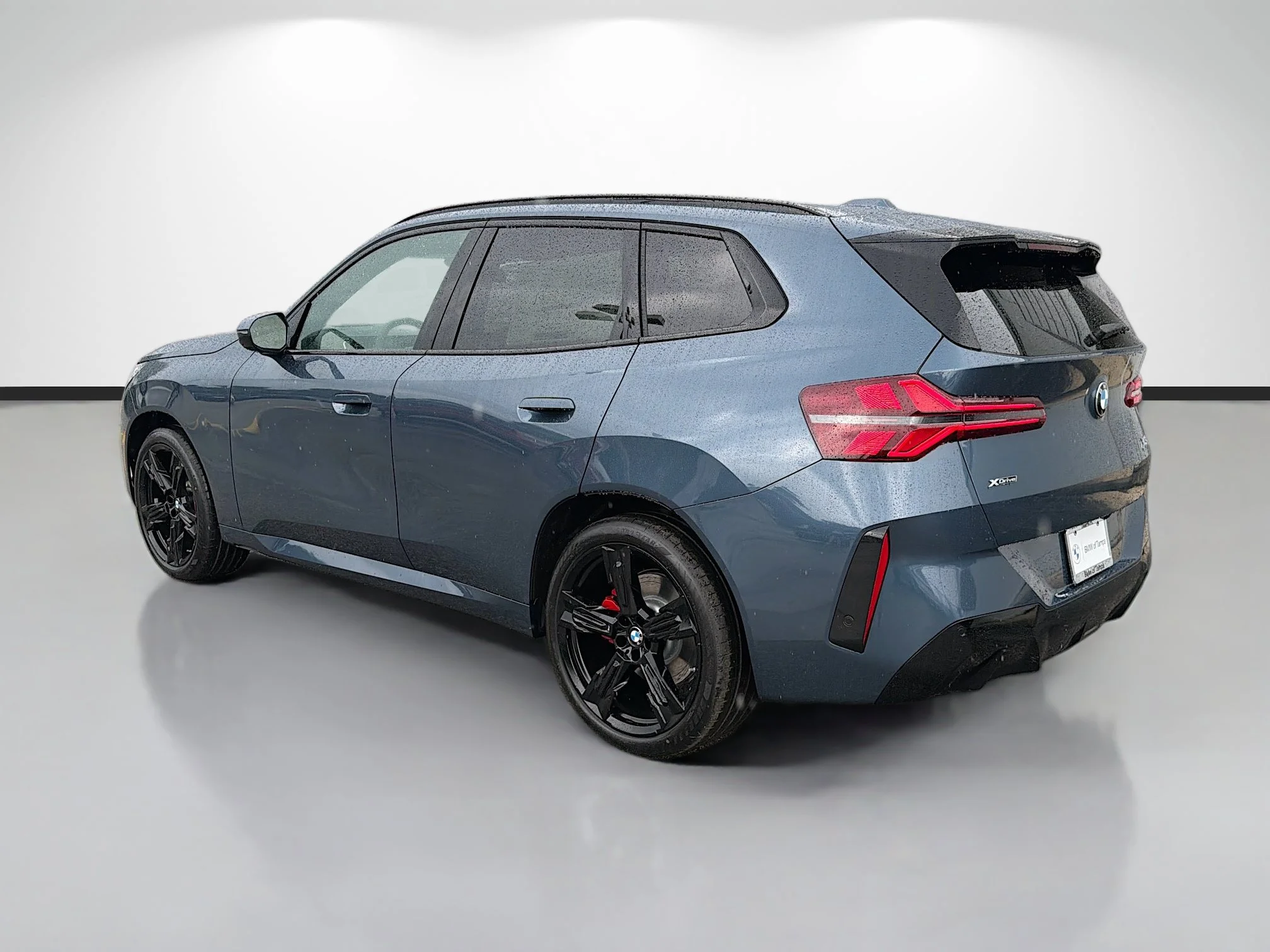 New 2026 Arctic Race Blue metallic BMW 30 xDrive image 5