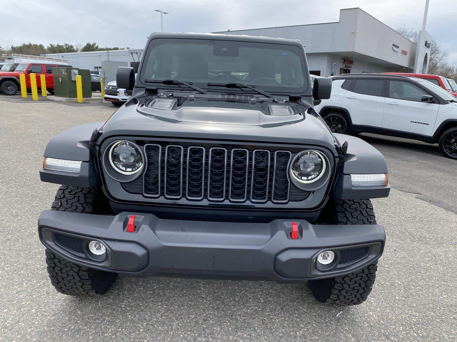 Certified Used 2025 Black Clearcoat Jeep Rubicon image 9