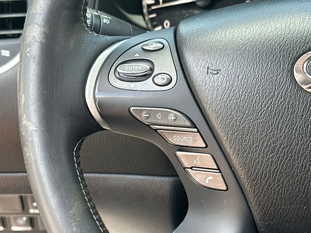 Used 2020 Black INFINITI LUXE image 21