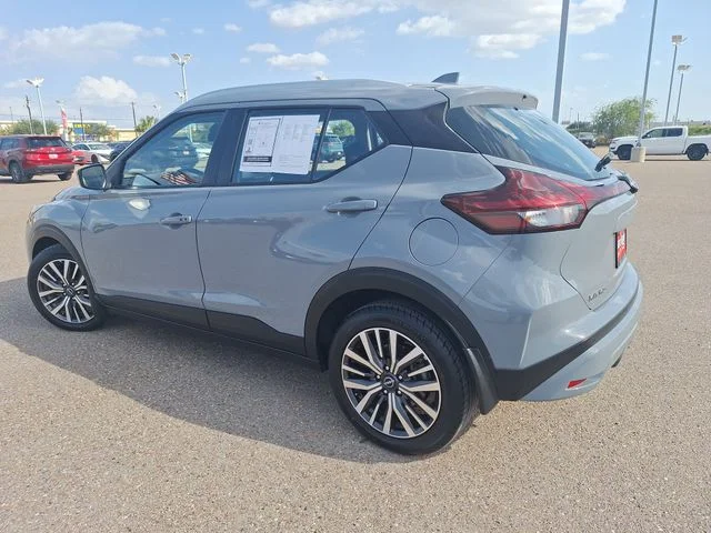 Used 2024 Gray Nissan SV image 5
