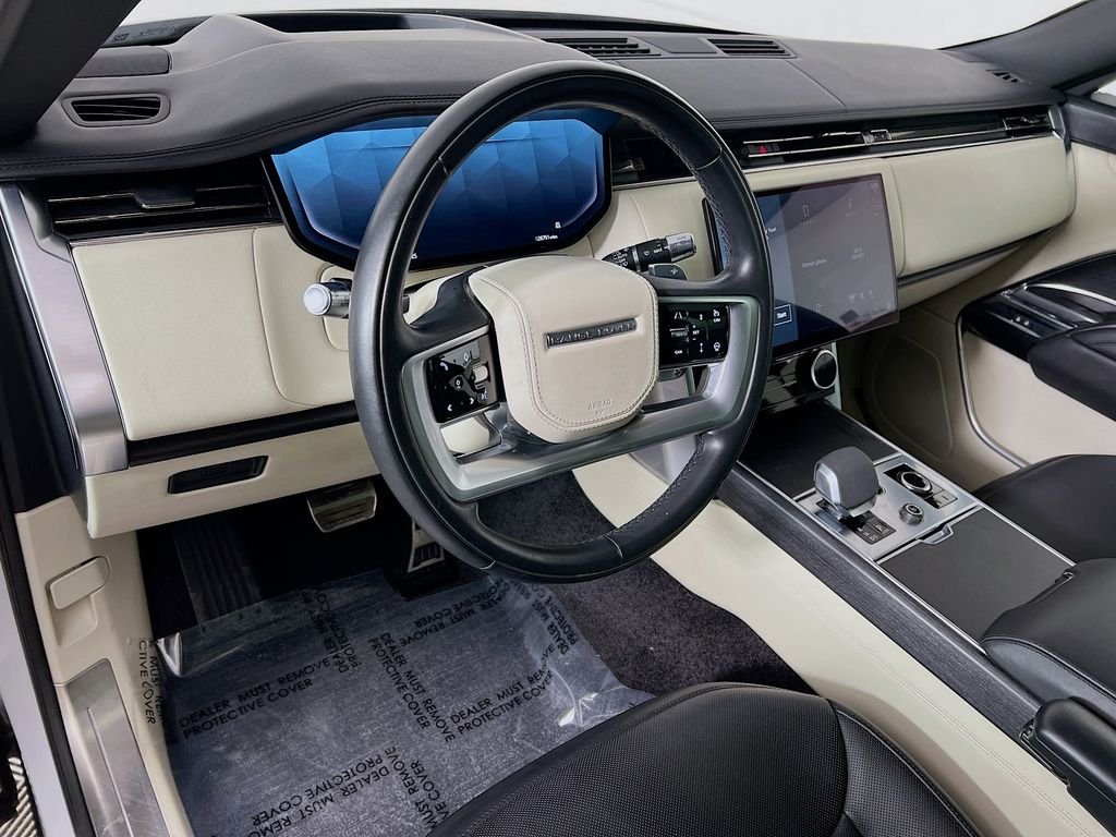 Used 2022 Fuji White Land Rover SE image 9