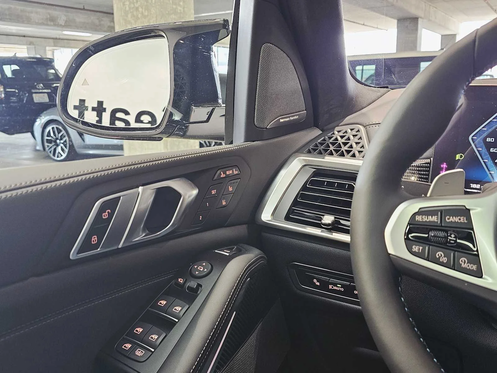 2026 BMW X7 M60i - Photo 22