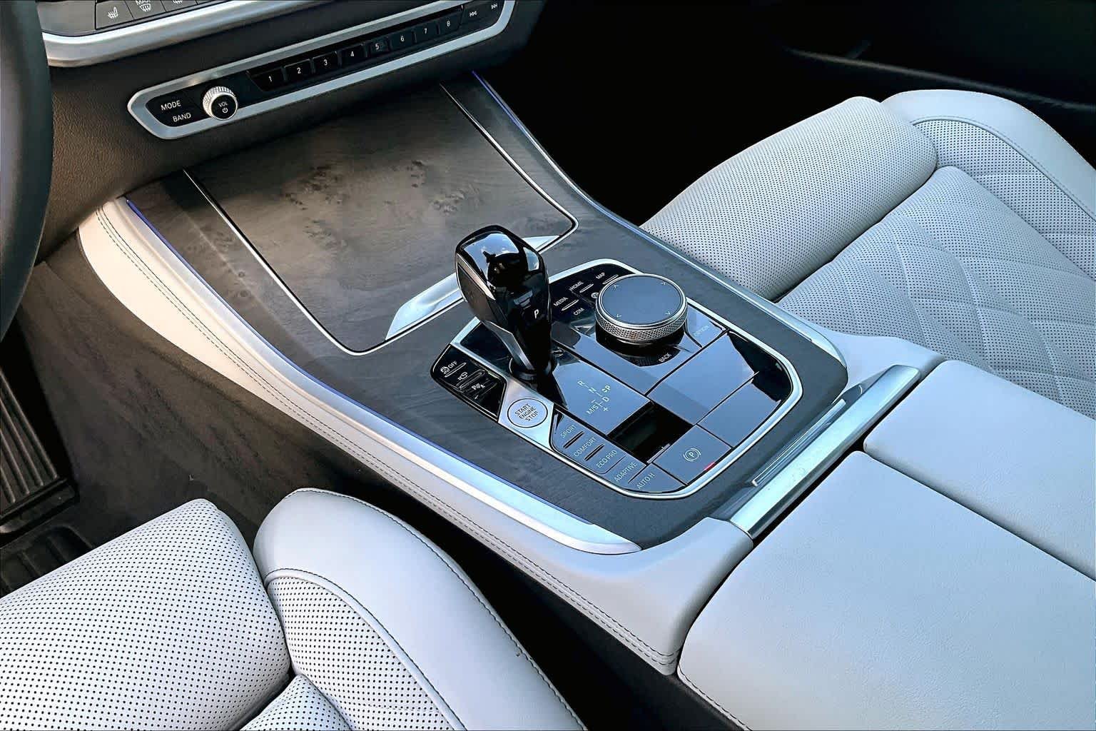 Used 2023 Dark Graphite Metallic BMW sDrive40i image 16