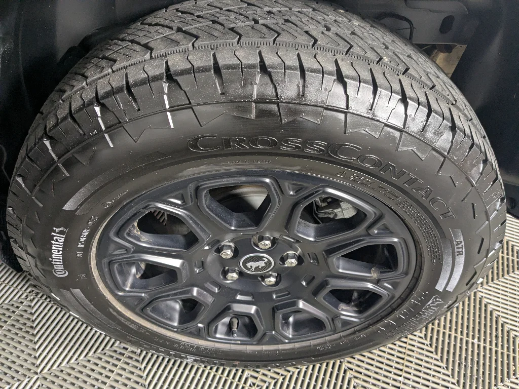 Used 2025 Gray Ford Badlands image 16