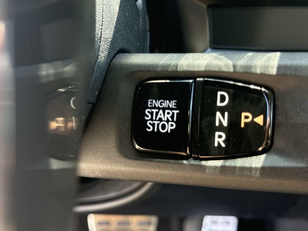 New 2027 Glacial White Pearl Kia X-Line SX image 21