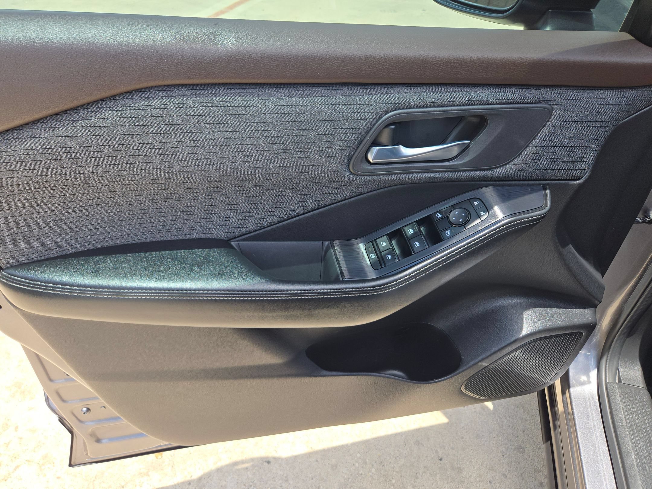 Used 2023 Gun Metallic Nissan SV image 11