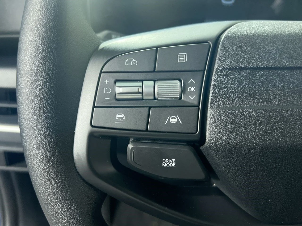 New 2026 Snow White Pearl Kia LXS image 16