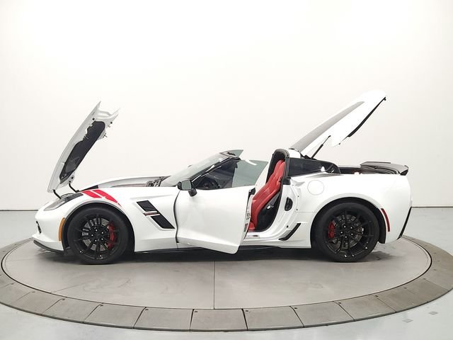 Used 2019 White Chevrolet Grand Sport image 12