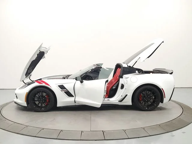 Used 2019 White Chevrolet Grand Sport image 12