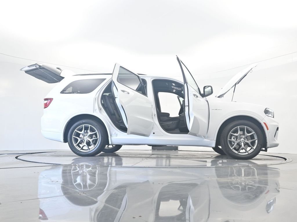 New 2026 White Knuckle Clear-Coat Exterior Paint Dodge GT Plus HEMI V8 image 48