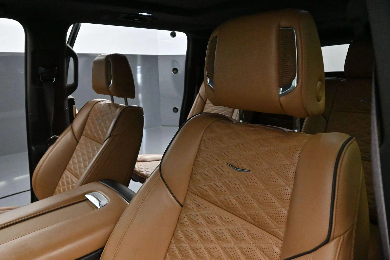 Used 2022 Black Raven Cadillac Sport image 18