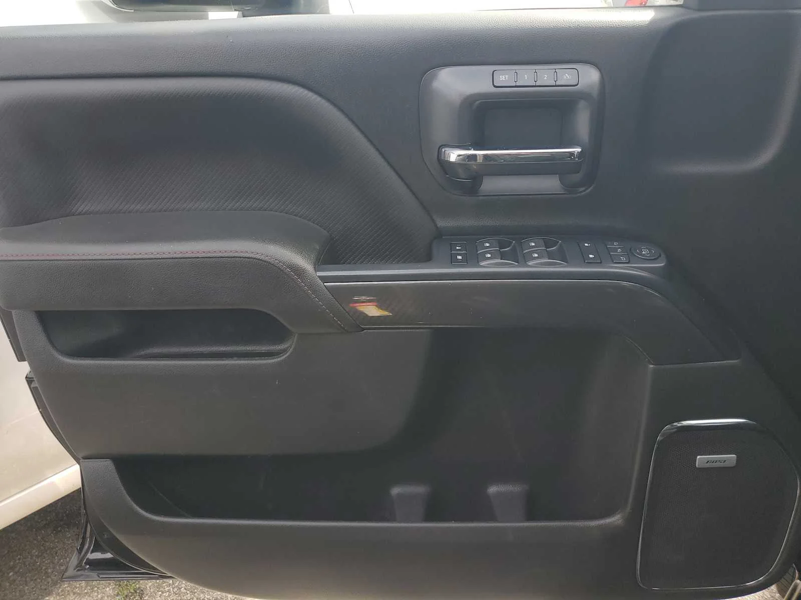 Used 2018 ONYX BLACK GMC SLT image 25