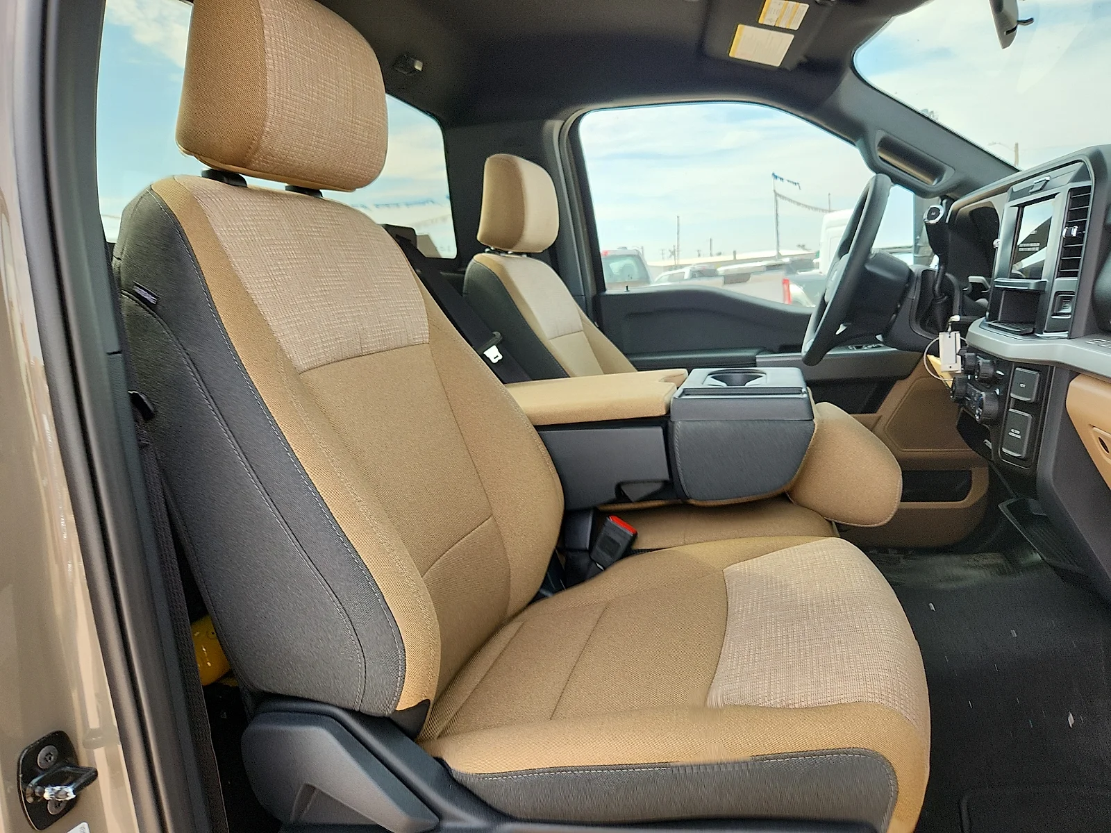 New 2027 Marsh Gray Metallic Ford XLT image 18