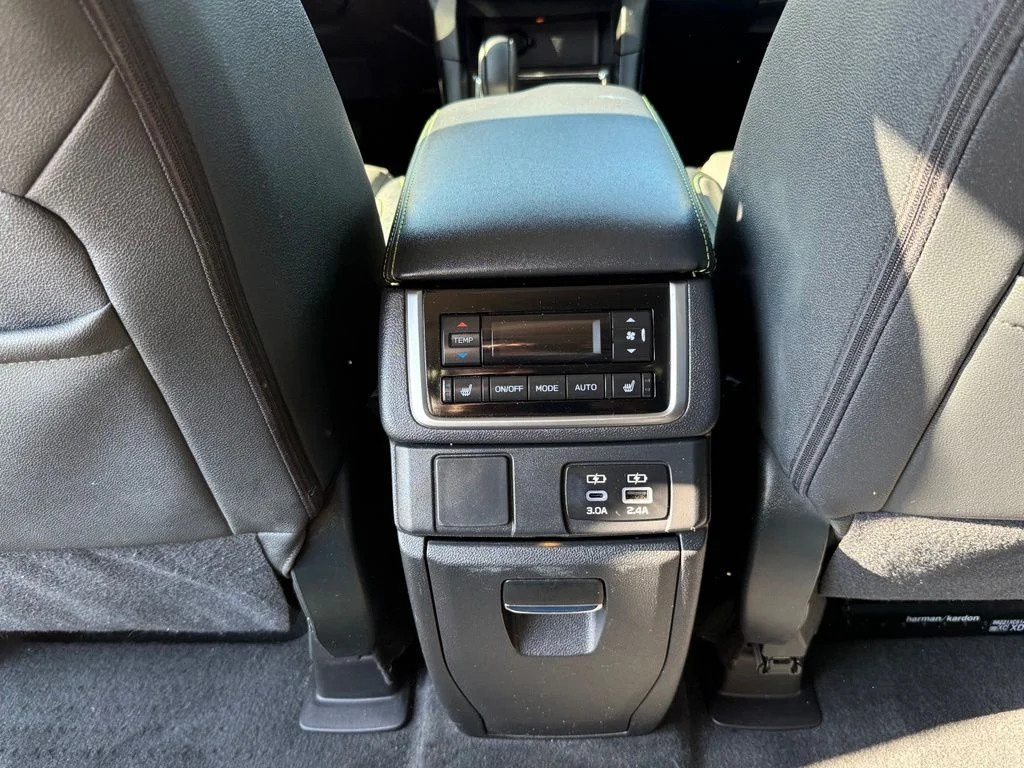 Used 2023 Crystal White Pearl Subaru Onyx Edition image 29