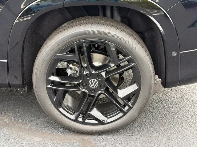 New 2026 Deep Black Pearl Volkswagen 2.0T SE R-Line Black image 6