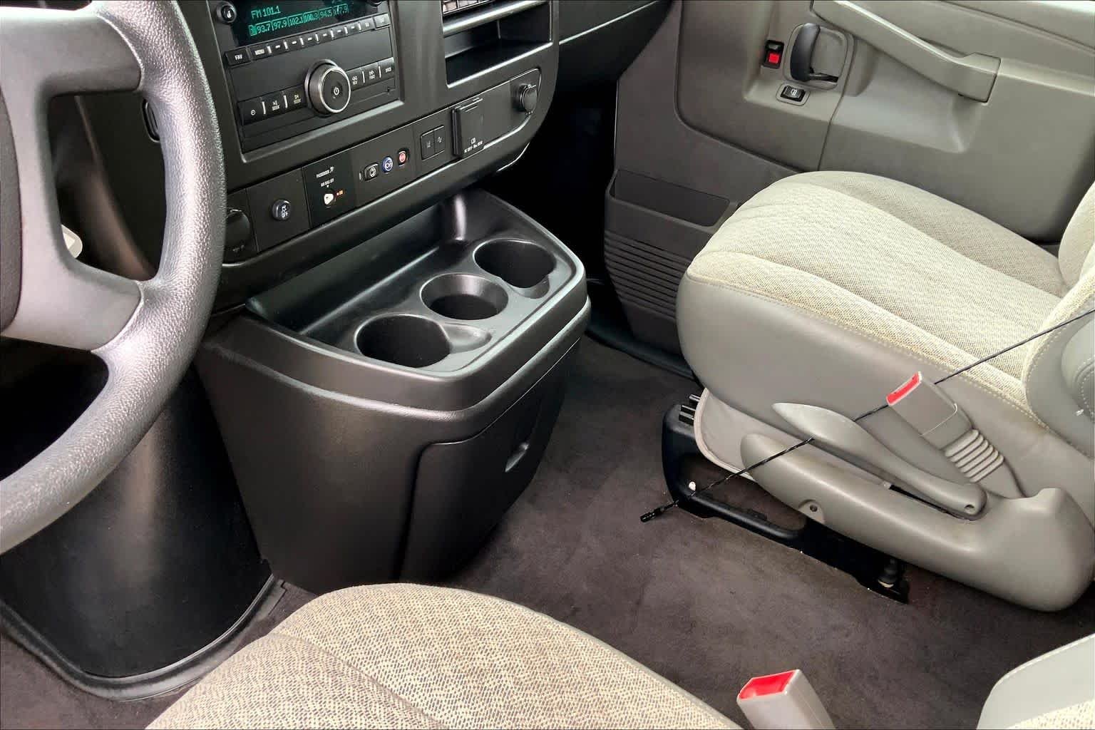 Used 2020 SUMMIT WHITE Chevrolet LT image 15
