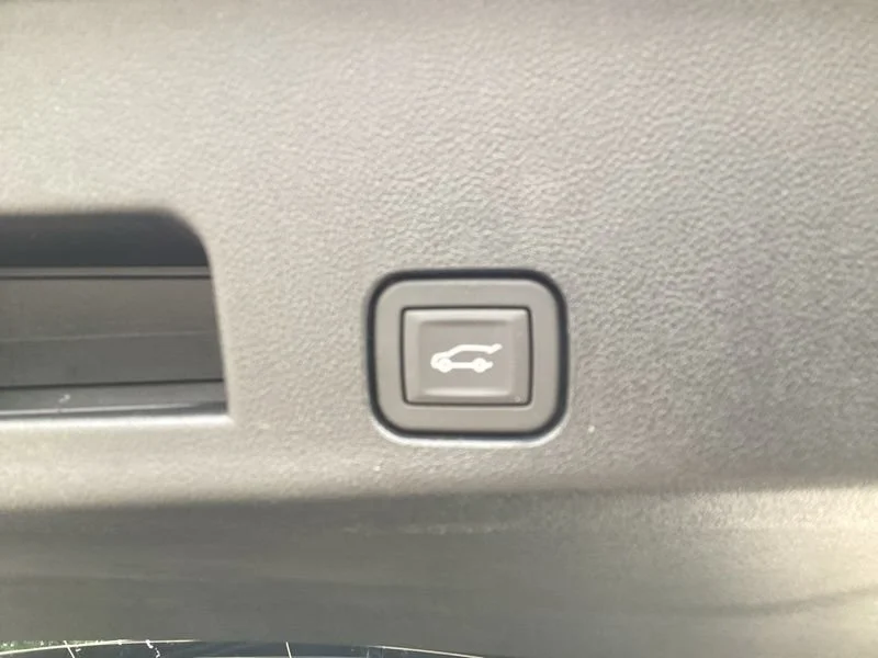 2027 Chevrolet Traverse LT - Photo 15