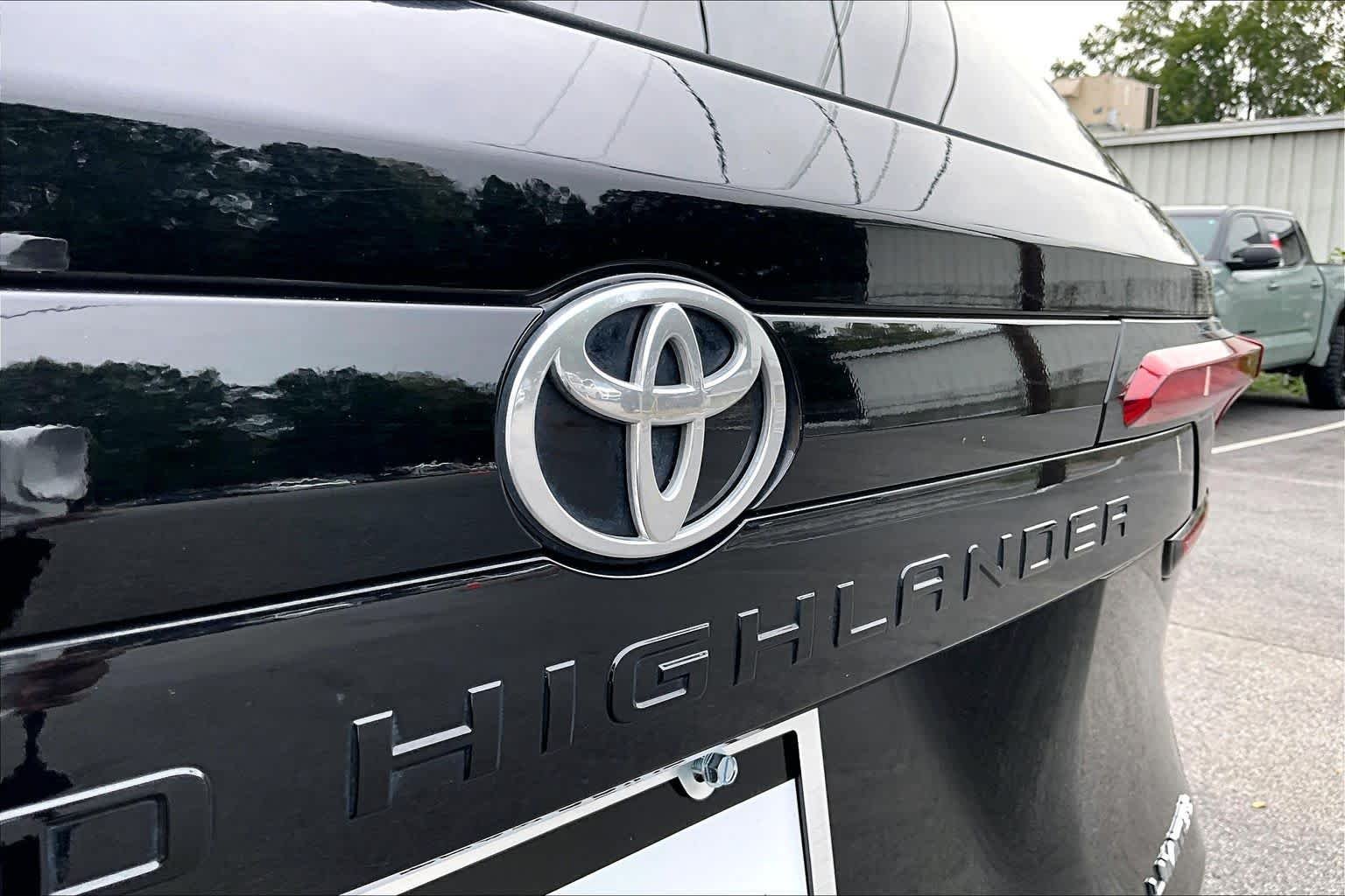 Used 2025 Midnight Black Metallic Toyota Limited image 31