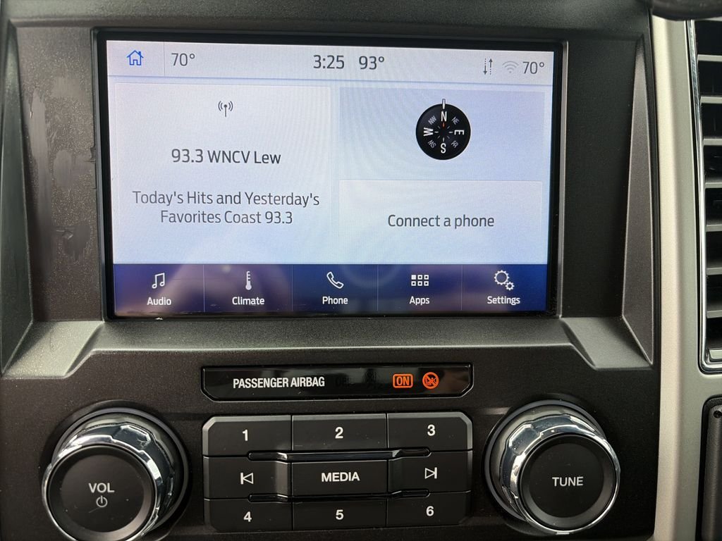 Certified Used 2020 Oxford White Ford Lariat image 23